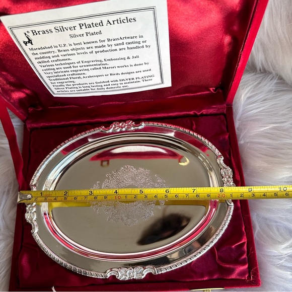 SILVER PLATED ARTICLES TRAY - Picture 5 of 12